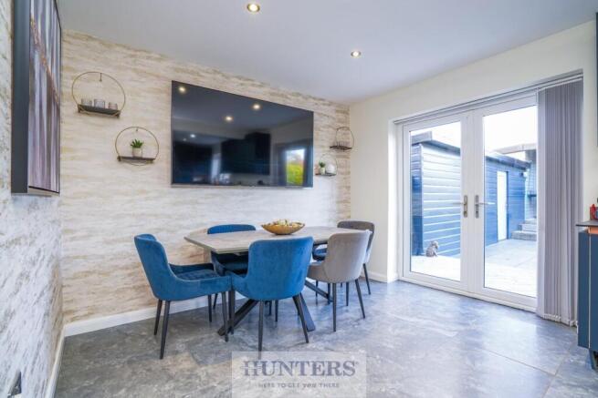 4 bed Semi-Detached Bungalow for sale Image 6