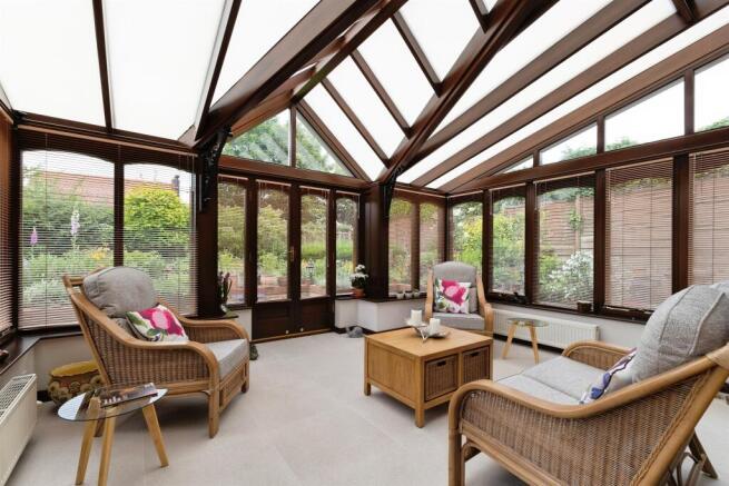 4 bed Detached for sale Image 5