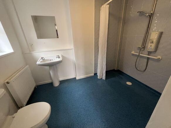 4 bed End of Terrace to rent Image 9