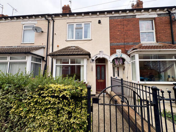 2-bed terraced on Delaware Avenue, De La Pole Avenue, Hull, £65,000