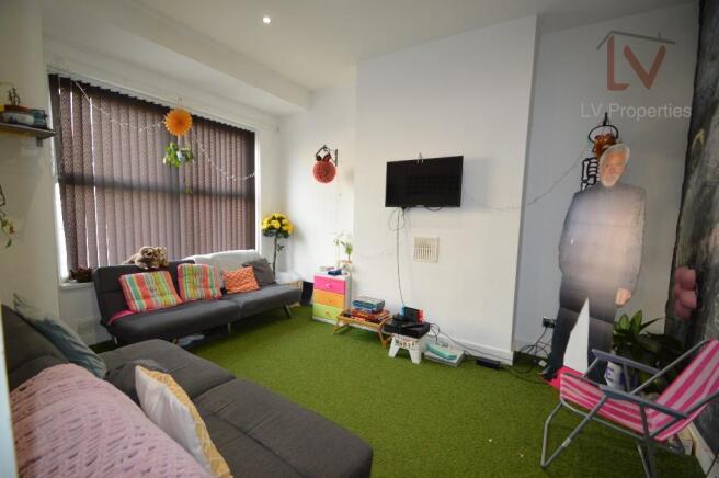 7 bed Terraced to rent Image 5