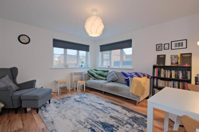 Living Room / Dining