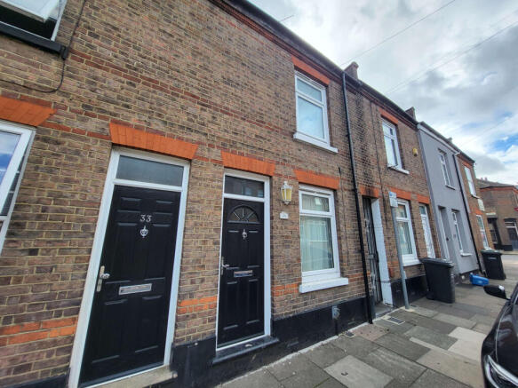 Smart 2 Bedroom Terraced for Rent