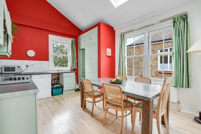 10-b9c6JHPropWorld - 46 Lawrie Park Road - 25.jpg