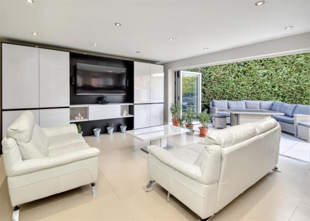 27 Old Farm Drive-kitchen4.jpg