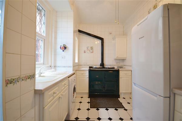 KITCHEN: