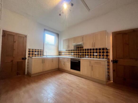 KITCHEN 2.jpg
