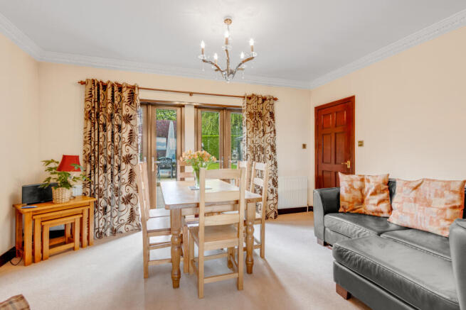 4 bed Detached for sale Image 7