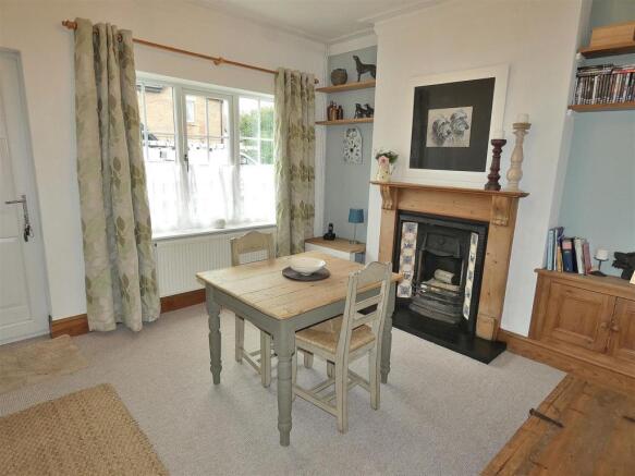 Lounge/Dining Room