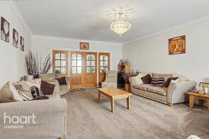 23, Whitegate Gardens, Harrow HA3 6BW