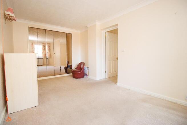 2 bed Apartment for sale Image 4