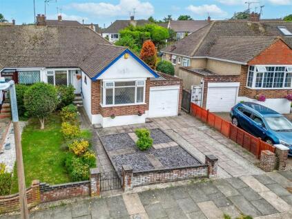 FAIRWAY GARDENS, Leigh-On-Sea