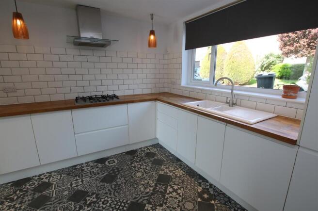 Kitchen 1.JPG