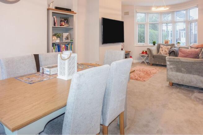Lounge/Dining Room
