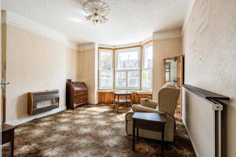 Markenfield Road, Guildford, GU1