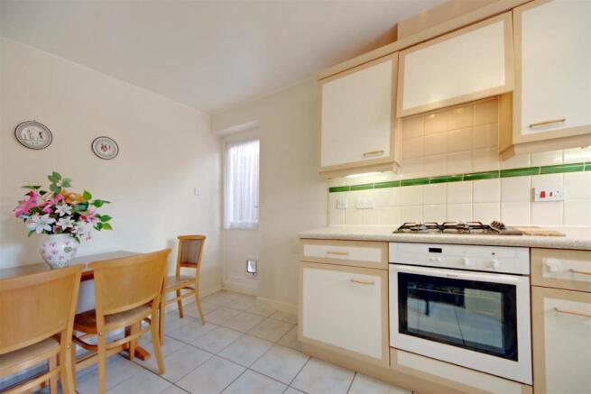 Kitchen (1).jpg
