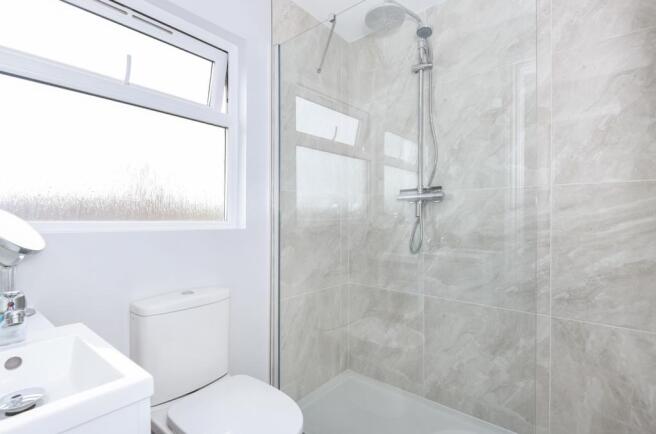 en suite shower