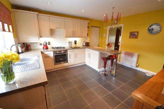 KITCHEN (Alternate V