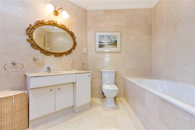 En-suite Bathroom to Master Bedroom.