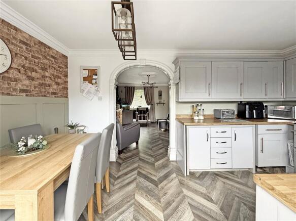 3 bed House for sale Image 7