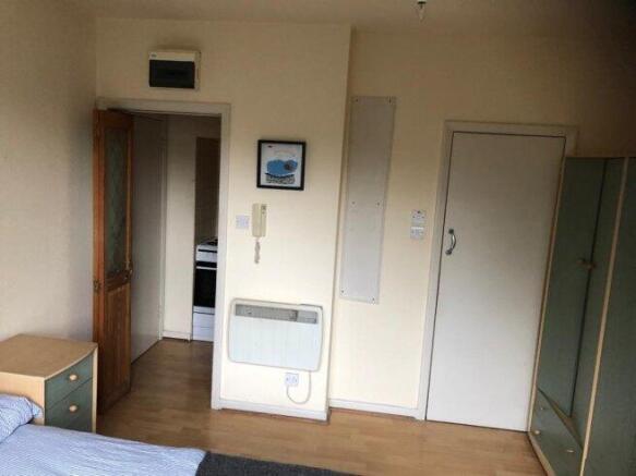 chatsworth-road-nw2-4bl-1061884