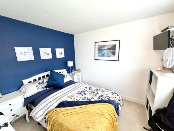 3 bed Terraced for sale Image 9