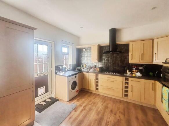 2694b2a3-WhatsApp...