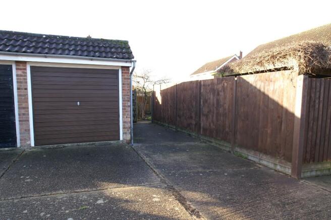 Garage & Parking