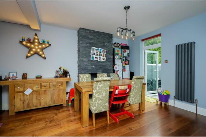 Lounge/Dining Room