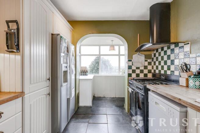 4 bed Detached for sale Image 10