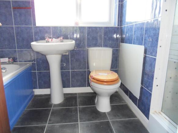 BATH/SHOWER ROOM