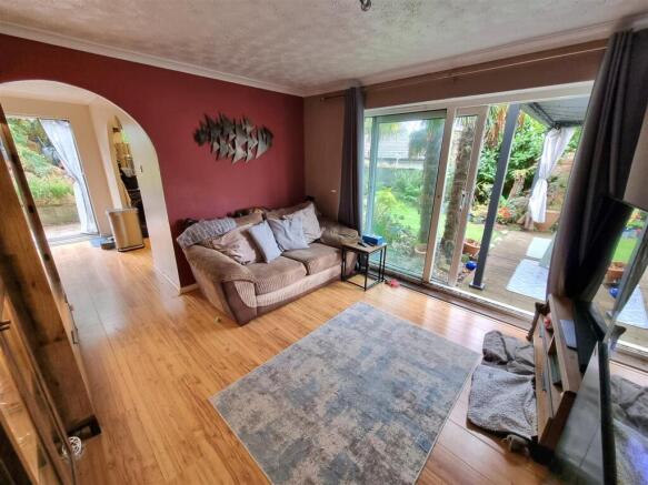 Sitting room 1.jpg