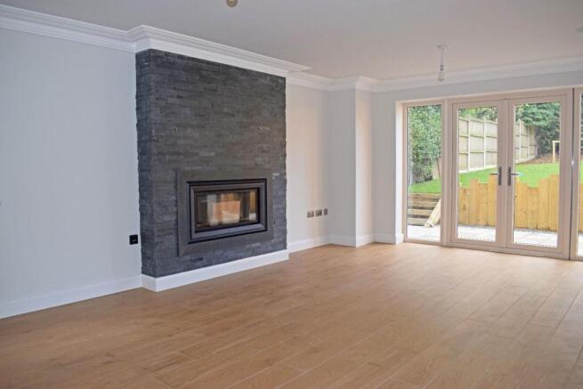P3 57a Twatling Road, lounge.jpg