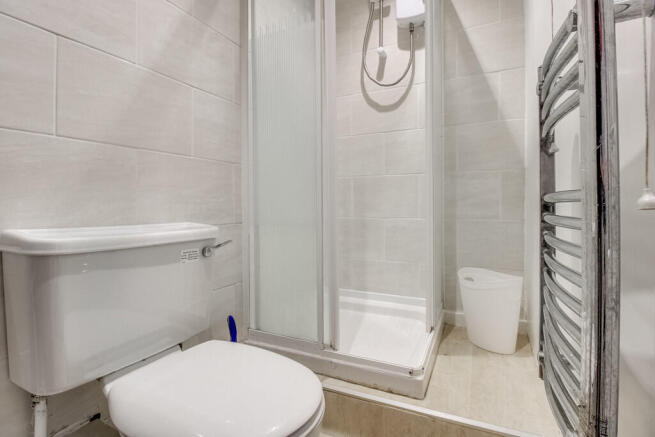 1 bed Ground Flat to rent Image 6