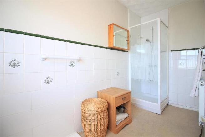 Family Bathroom/ WC