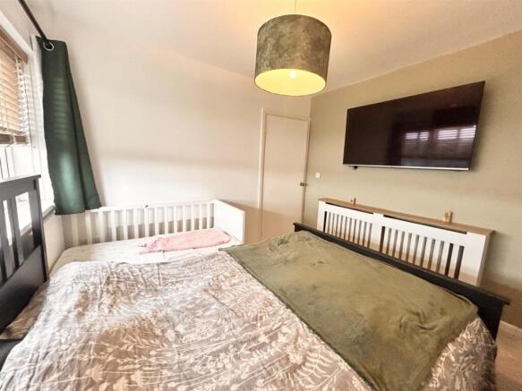 3 bed Semi-Detached for sale Image 7