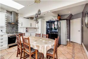 71, Baron Gardens, Barkingside, Ilford IG6 1PB