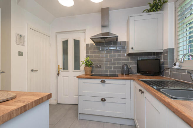 Queenswood Drive, Leeds, LS6 photo 4
