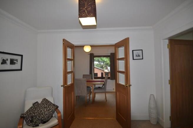 Inner hall to dining