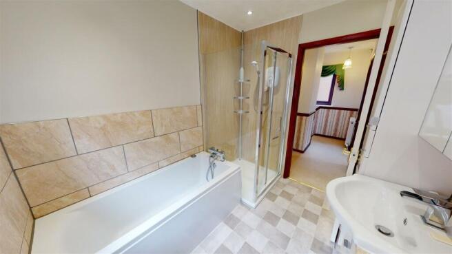 Lakeside Gardens Bathroom