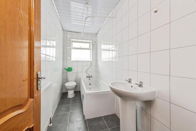 3 bed Terraced for sale Image 9