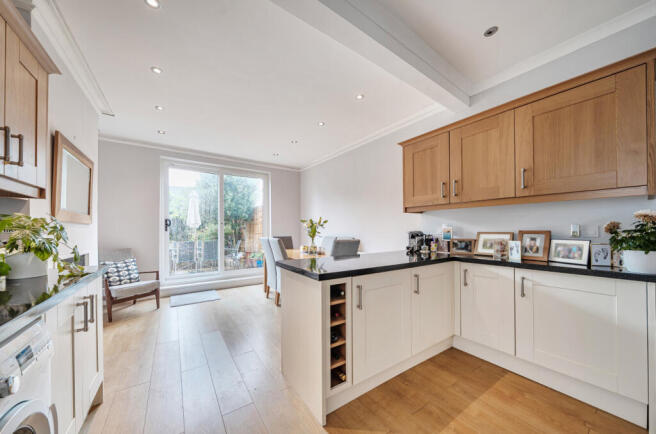 1343844-11-68b178...