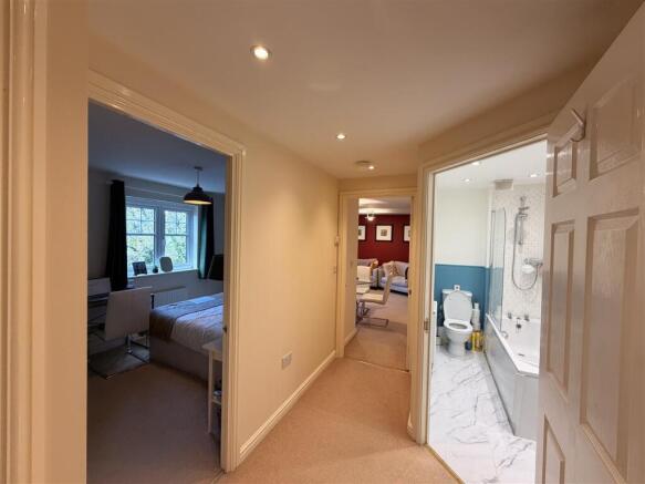 2 bed Apartment for sale Image 4