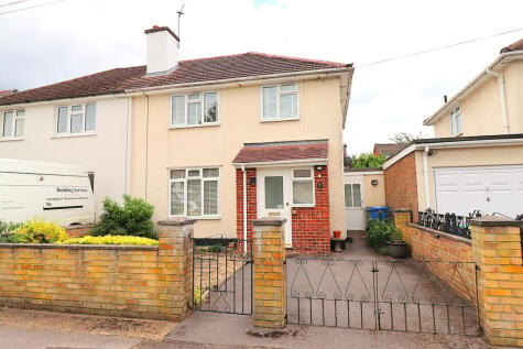 Hurst Road, Farnborough, GU14