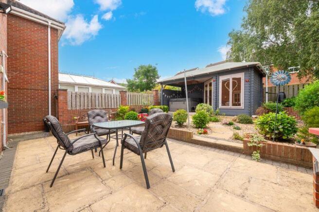 Rear patio/outside cabin
