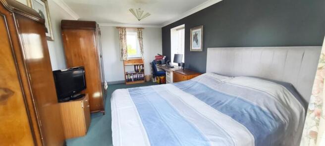 3 bed Link Detached House for sale Image 12