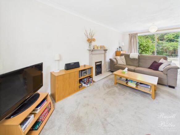 CAM01995G0-PR0341-STILL003