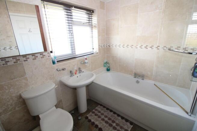 Family Bathroom / WC