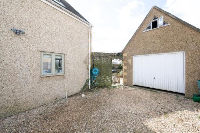 Garage & Driveway