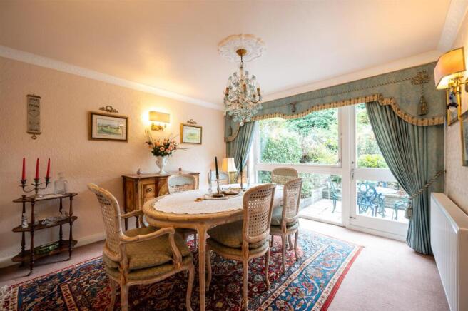 4 bed Detached for sale Image 9